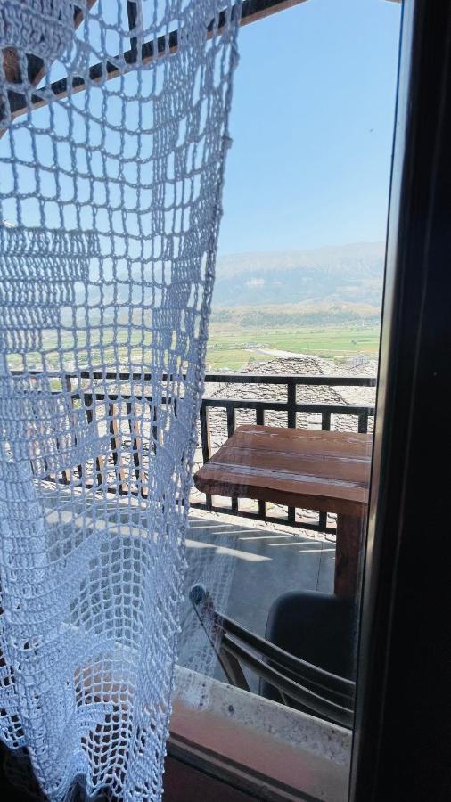 Denis Guesthouse 1930 Gjirokastër Extérieur photo