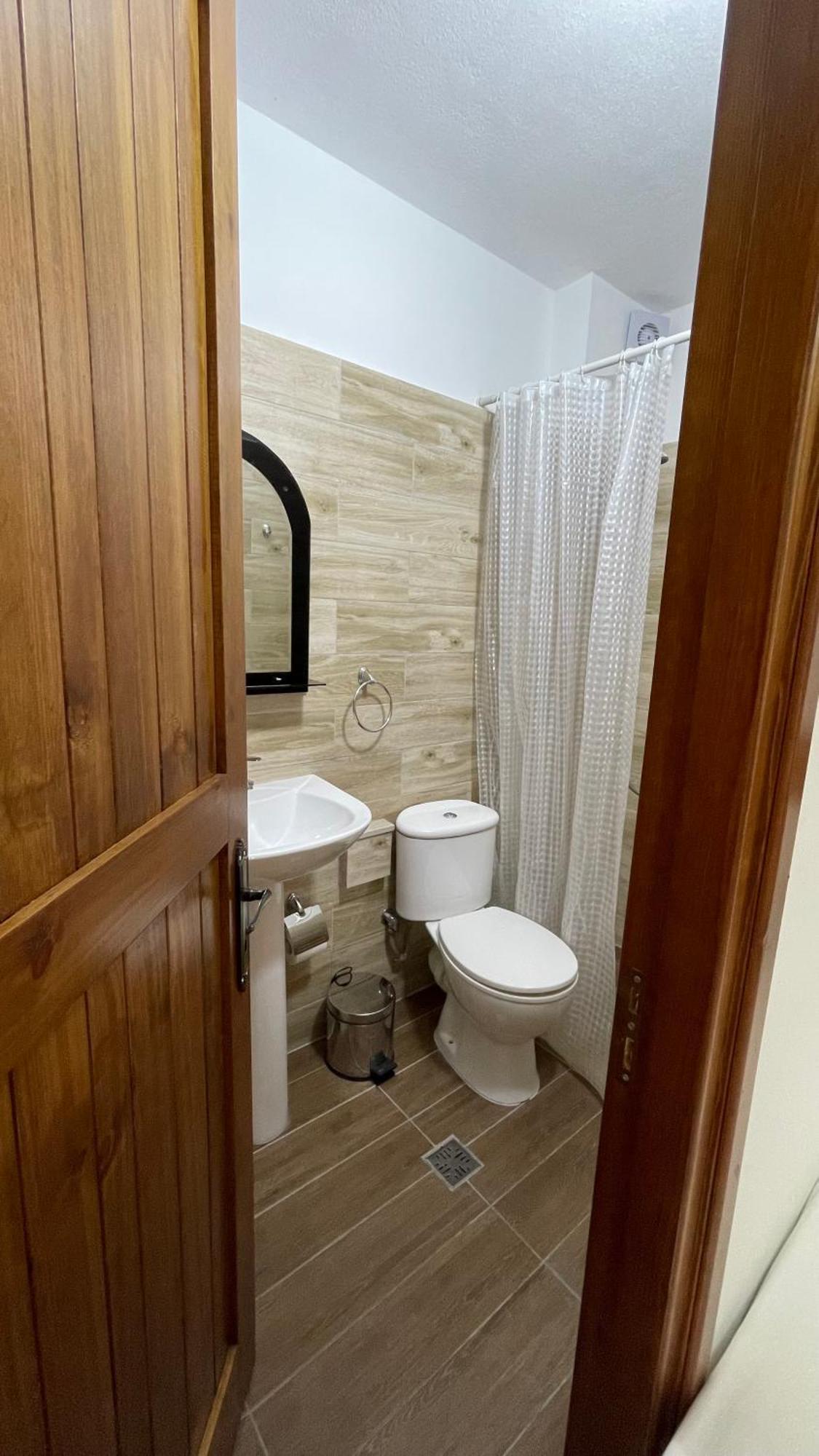 Denis Guesthouse 1930 Gjirokastër Extérieur photo